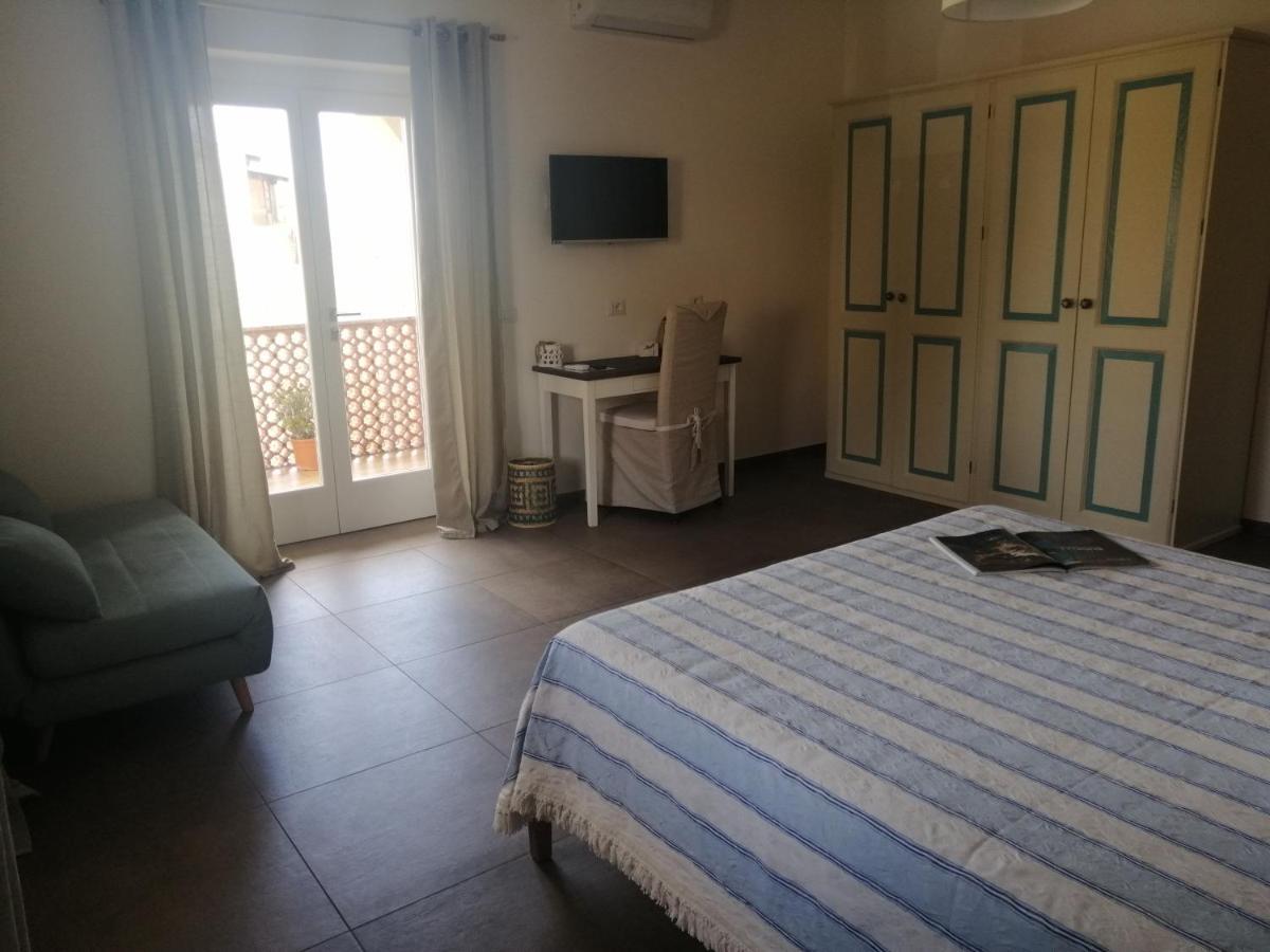 Maison Kaina Олбия Екстериор снимка